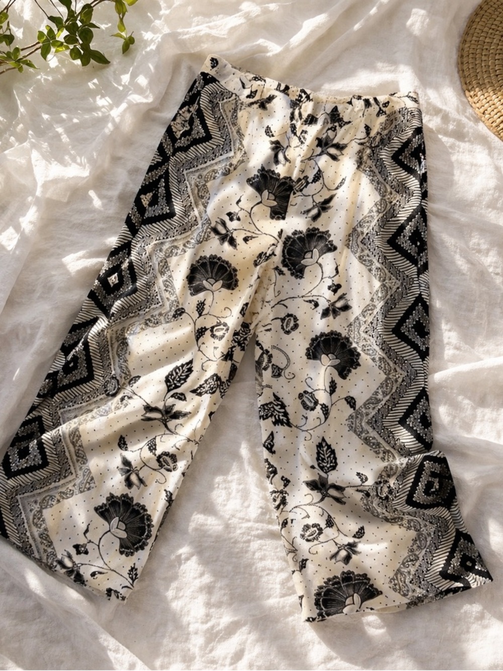 Anthropologie ett:twa Black White Floral Boho Cropped Pants Women’s S